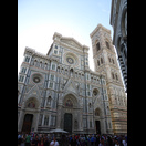 Die Kathedrale Santa Maria del Fiore, rechts Giottos Glockenturm (Campanile)